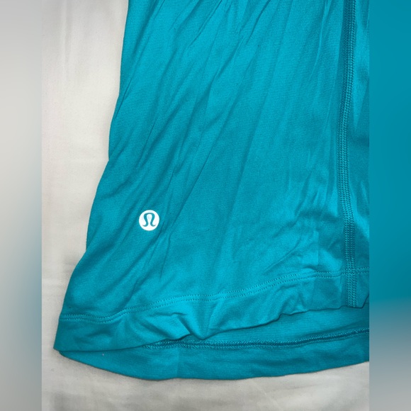 LULULEMON workout too with attached sports bra - Picture 3 of 4